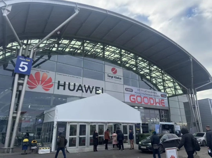 1740130492673767E3DD.jpg 波蘭展會1.jpg